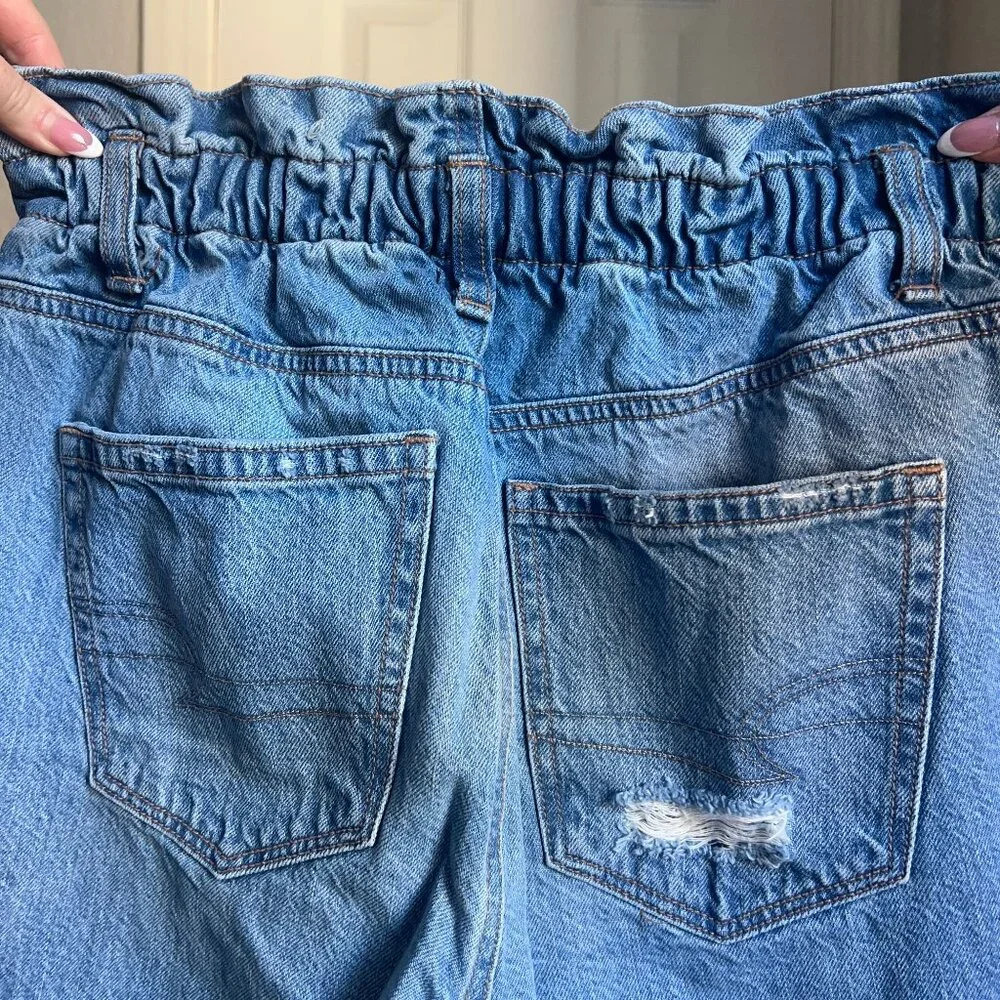 American Eagle Highest Rise Mom Jean - Paperbag Waist - 6 Short - Picture 6 of 6